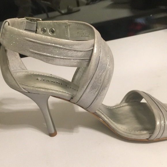 Silver Gianni Bini strappy heels - Picture 4 of 6